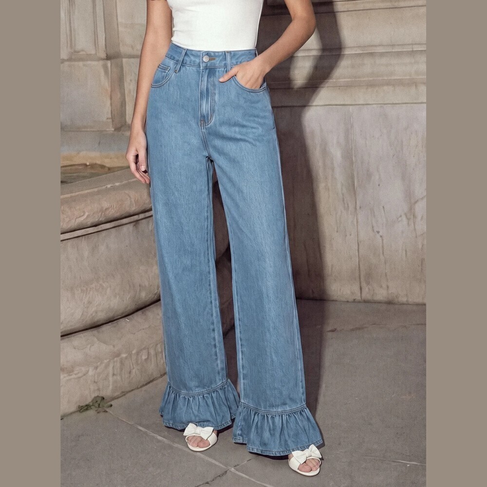 Light Wash Ruffle Hem Wide Leg Cropped Jeans